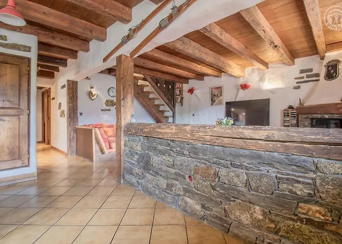 Spacieux 19pers, Piscine, Jacuzzi, Sauna & Salle De Jeux