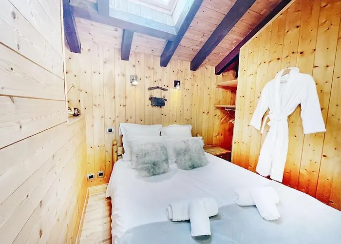 Spacieux 19pers, Piscine, Jacuzzi, Sauna & Salle De Jeux *