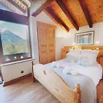 Spacieux 19pers, Piscine, Jacuzzi, Sauna & Salle De Jeux