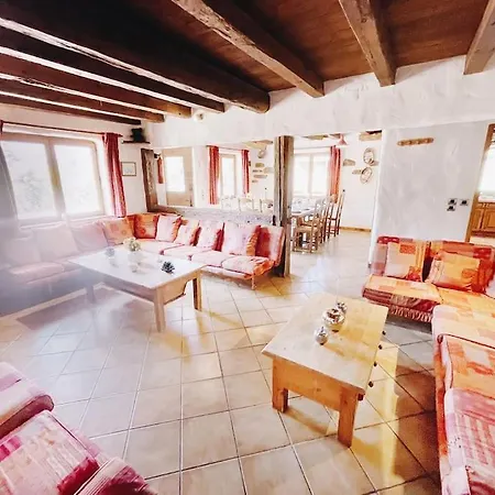 Spacieux 19pers, Piscine, Jacuzzi, Sauna & Salle De Jeux *