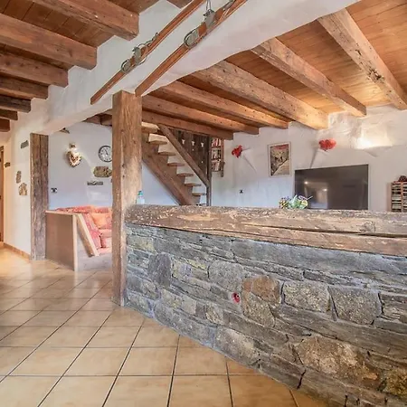 Spacieux 19pers, Piscine, Jacuzzi, Sauna & Salle De Jeux