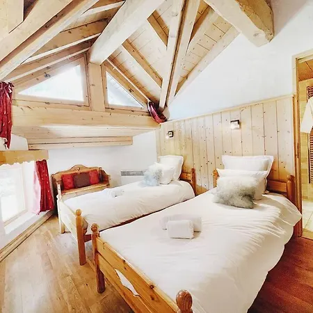 Spacieux 19pers, Piscine, Jacuzzi, Sauna & Salle De Jeux Chalet *