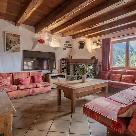 Spacieux 19pers, Piscine, Jacuzzi, Sauna & Salle De Jeux Chalet