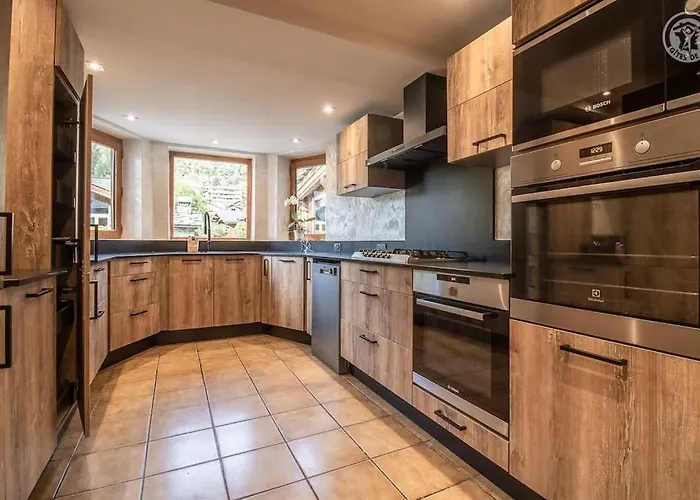 Spacieux 19pers, Piscine, Jacuzzi, Sauna & Salle De Jeux *