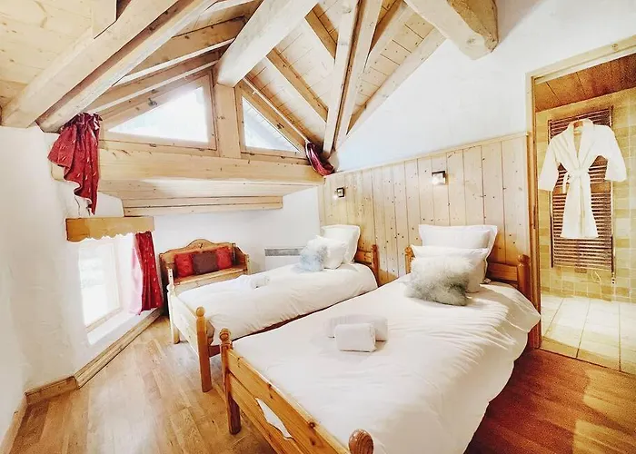 Spacieux 19pers, Piscine, Jacuzzi, Sauna & Salle De Jeux Chalet *