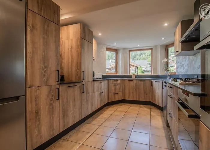 Chalet Spacieux 19pers, Piscine, Jacuzzi, Sauna & Salle De Jeux *