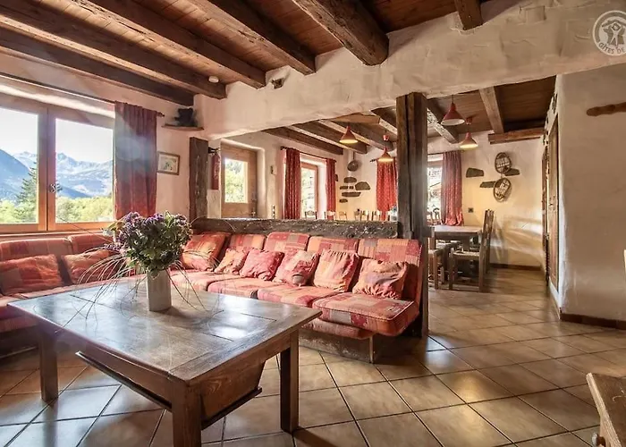 Chalet Spacieux 19pers, Piscine, Jacuzzi, Sauna & Salle De Jeux