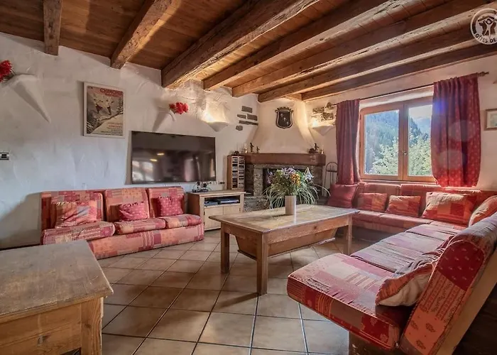 Spacieux 19pers, Piscine, Jacuzzi, Sauna & Salle De Jeux Chalet