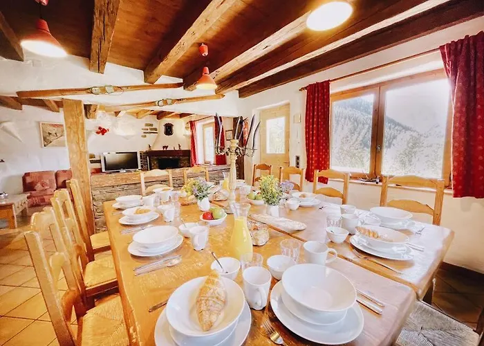 Spacieux 19pers, Piscine, Jacuzzi, Sauna & Salle De Jeux *