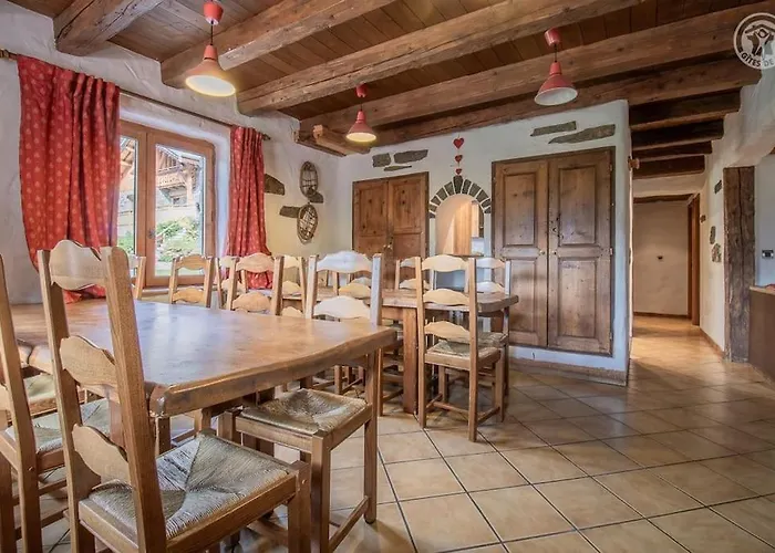 Chalet Spacieux 19pers, Piscine, Jacuzzi, Sauna & Salle De Jeux